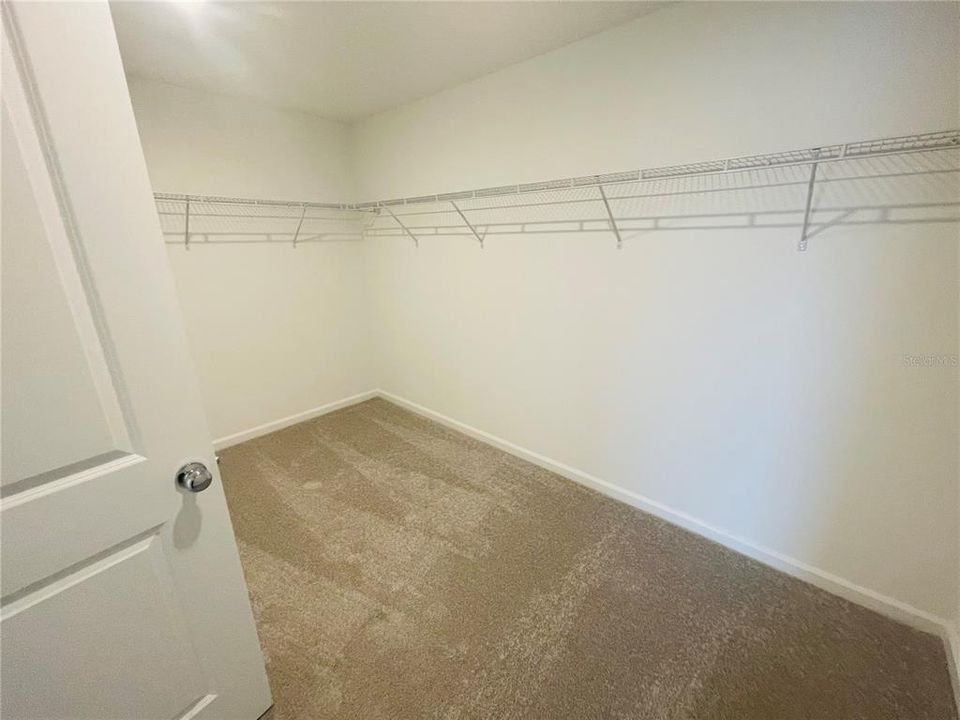 В аренду: $2,200 (4 спален, 2 ванн, 1824 Квадратных фут)