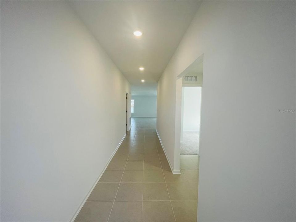 В аренду: $2,200 (4 спален, 2 ванн, 1824 Квадратных фут)