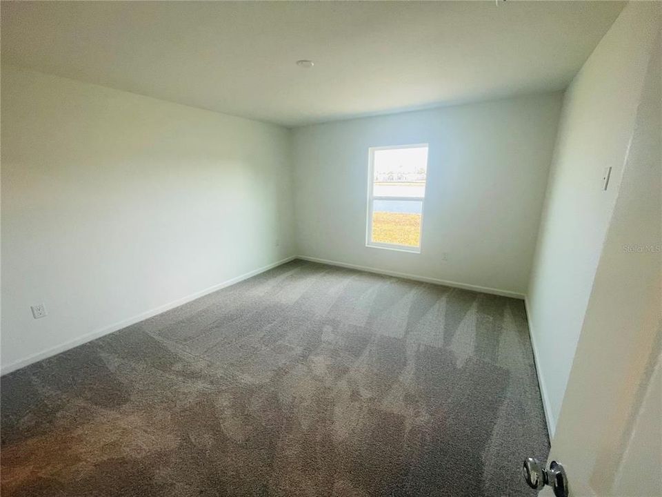 В аренду: $2,200 (4 спален, 2 ванн, 1824 Квадратных фут)