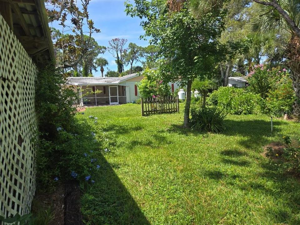 Active With Contract: $379,000 (3 beds, 2 baths, 1609 Square Feet)