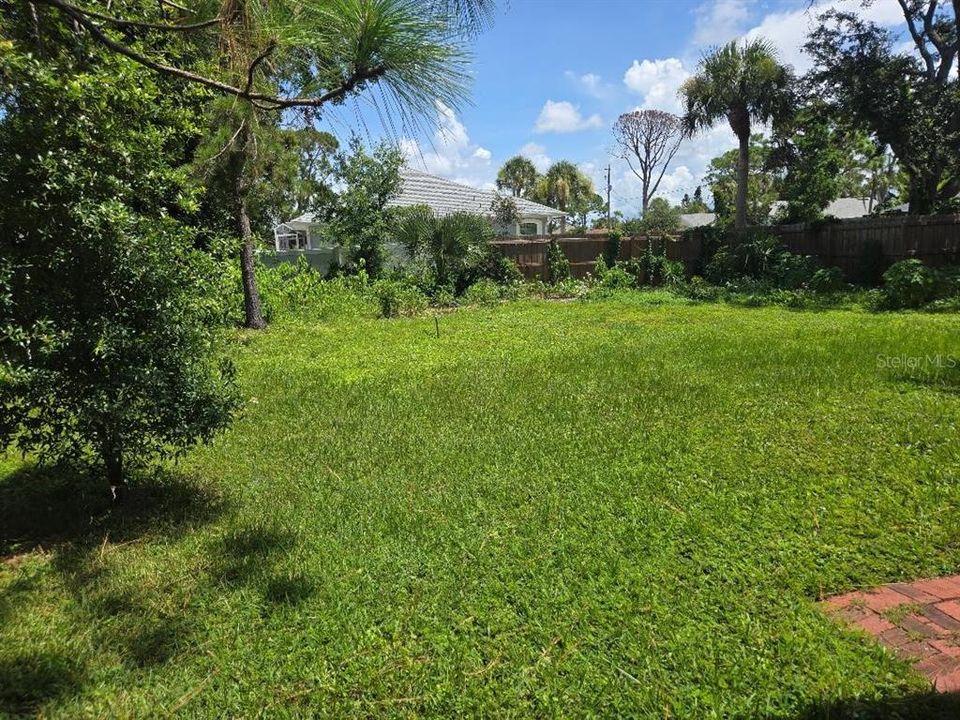 Active With Contract: $379,000 (3 beds, 2 baths, 1609 Square Feet)