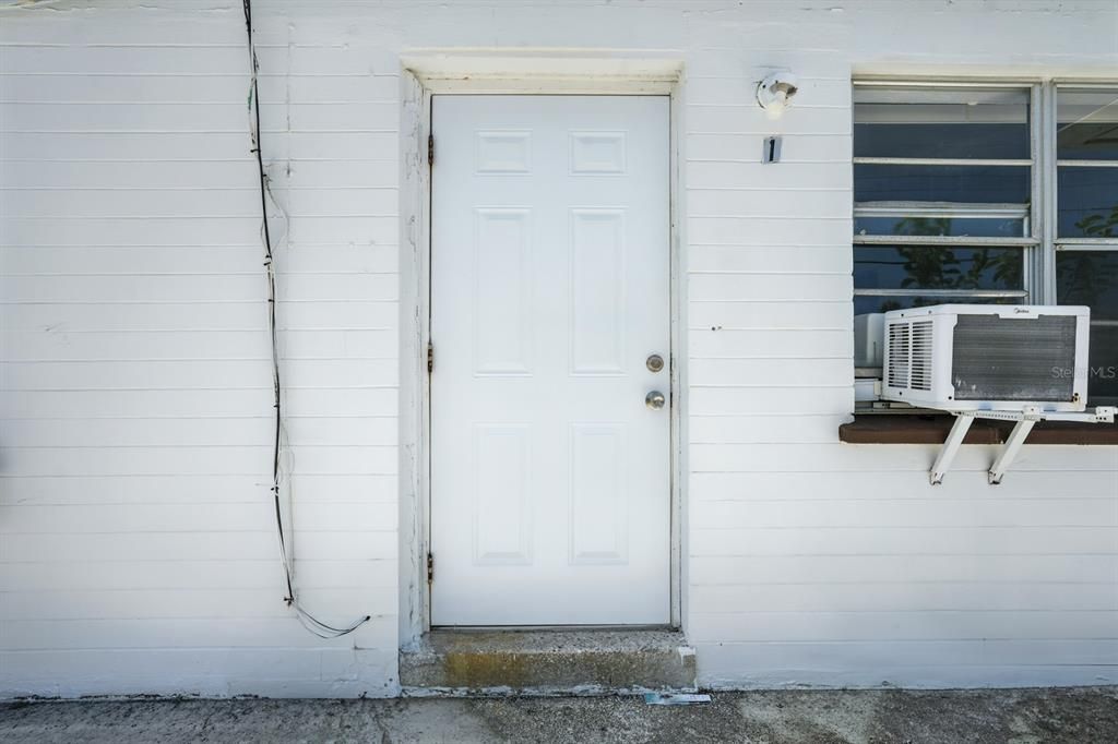 待售: $385,000 (3 贝兹, 0 浴室, 1440 平方英尺)