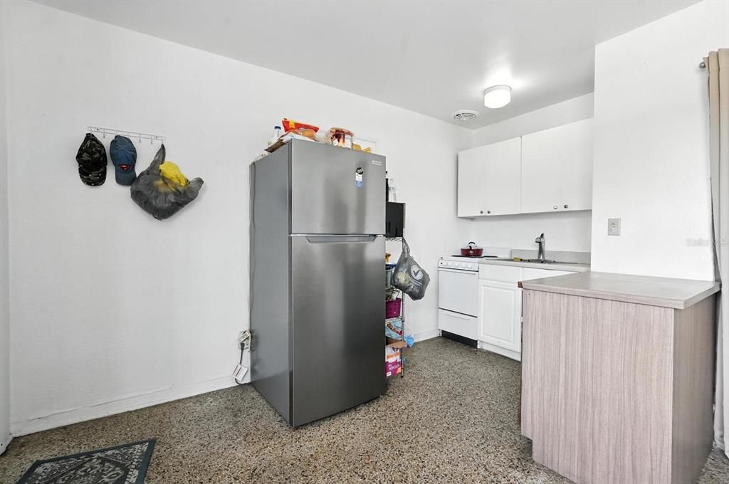 待售: $385,000 (3 贝兹, 0 浴室, 1440 平方英尺)