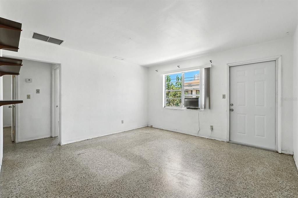 待售: $385,000 (3 贝兹, 0 浴室, 1440 平方英尺)