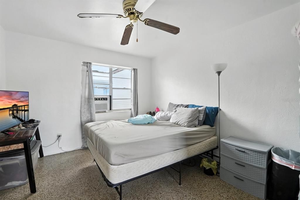 待售: $385,000 (3 贝兹, 0 浴室, 1440 平方英尺)