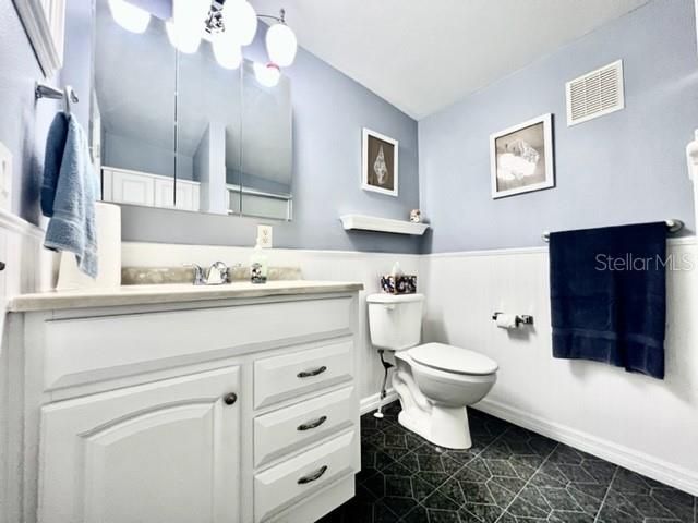 待售: $84,900 (2 贝兹, 2 浴室, 792 平方英尺)