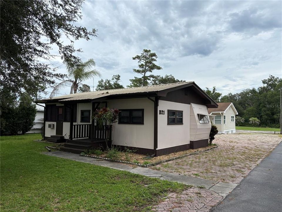 待售: $90,000 (2 贝兹, 1 浴室, 740 平方英尺)