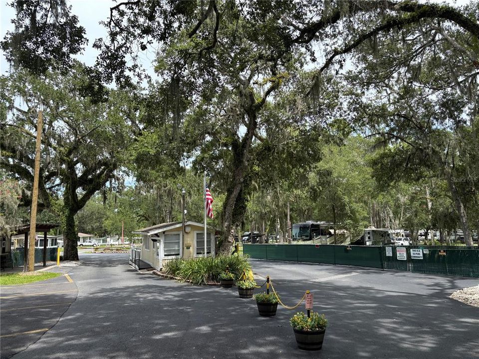 待售: $90,000 (2 贝兹, 1 浴室, 740 平方英尺)