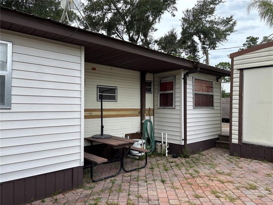 待售: $90,000 (2 贝兹, 1 浴室, 740 平方英尺)