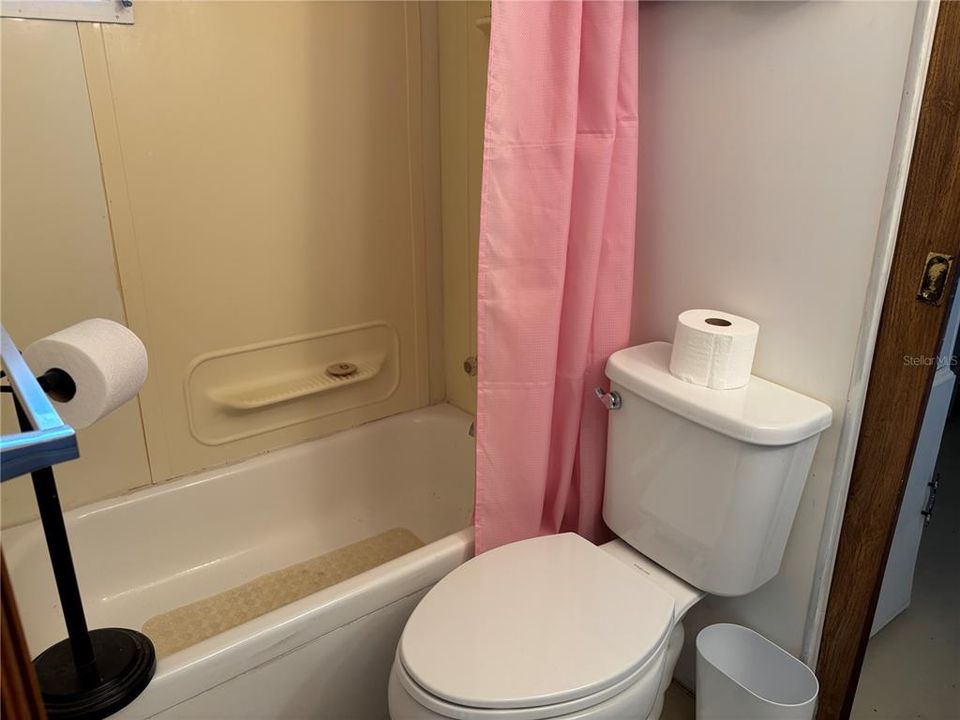 待售: $90,000 (2 贝兹, 1 浴室, 740 平方英尺)