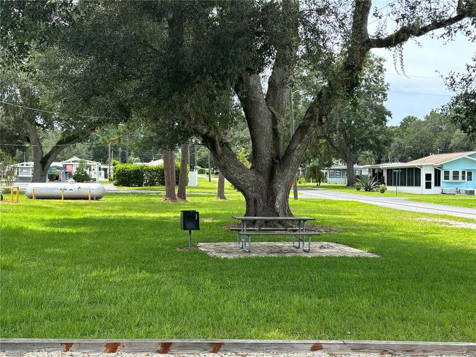 待售: $90,000 (2 贝兹, 1 浴室, 740 平方英尺)