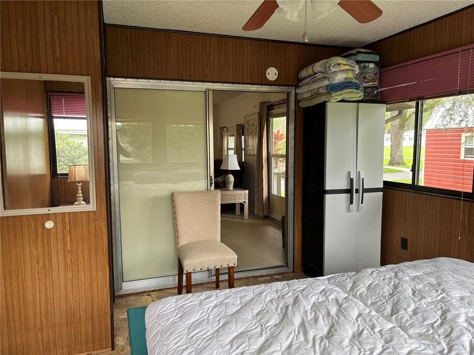 待售: $90,000 (2 贝兹, 1 浴室, 740 平方英尺)