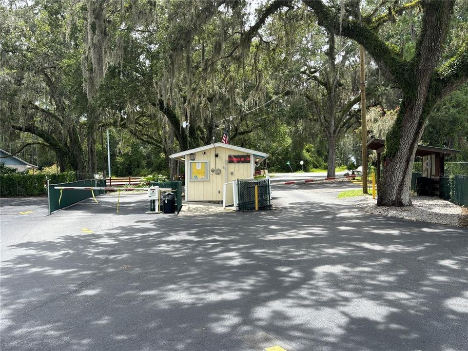 待售: $90,000 (2 贝兹, 1 浴室, 740 平方英尺)