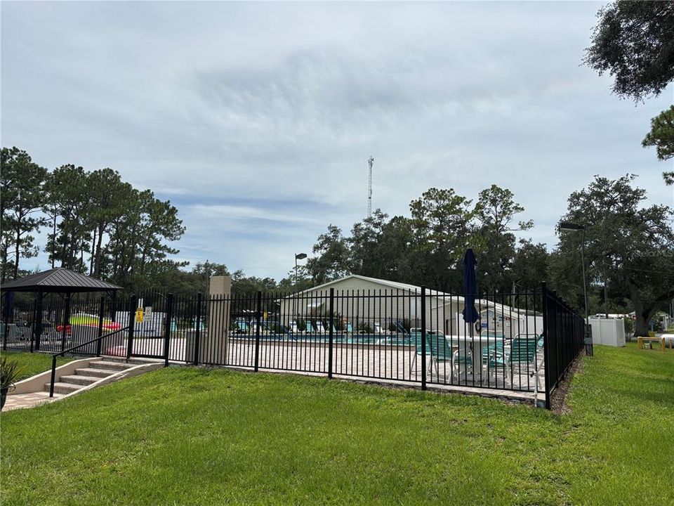 待售: $90,000 (2 贝兹, 1 浴室, 740 平方英尺)