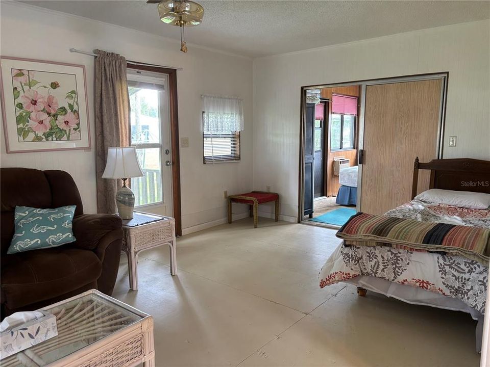 待售: $90,000 (2 贝兹, 1 浴室, 740 平方英尺)