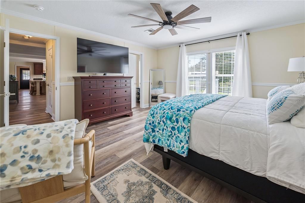 En Venta: $325,000 (3 camas, 2 baños, 1800 Pies cuadrados)