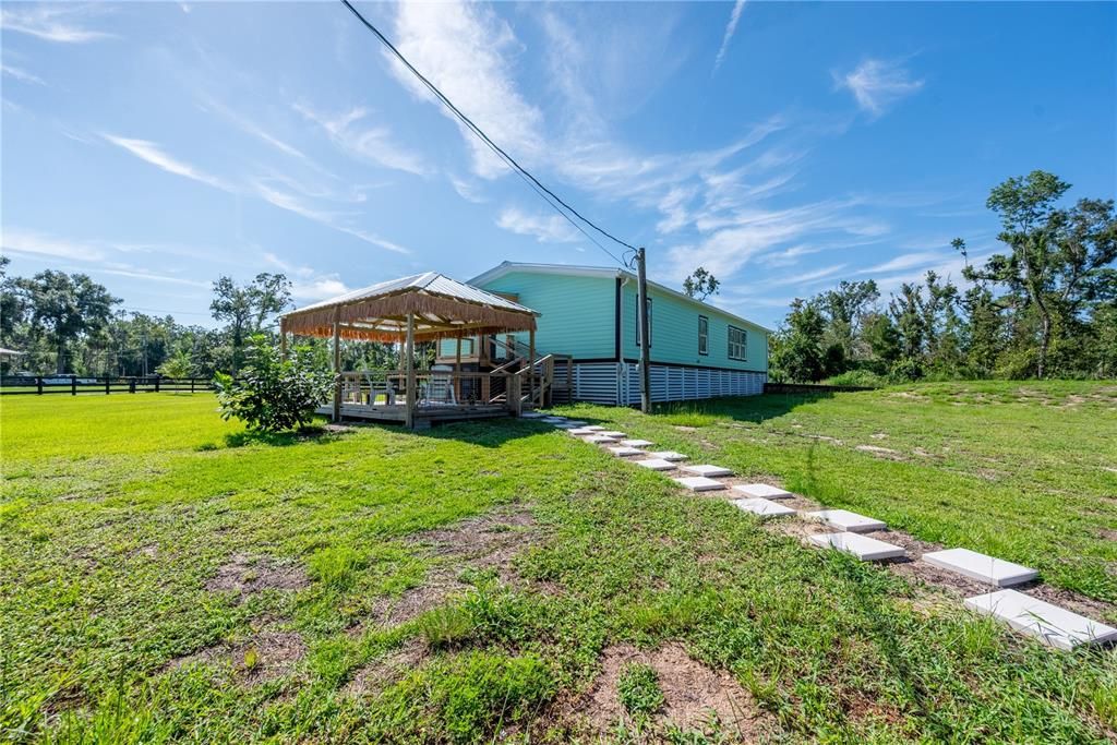 En Venta: $325,000 (3 camas, 2 baños, 1800 Pies cuadrados)