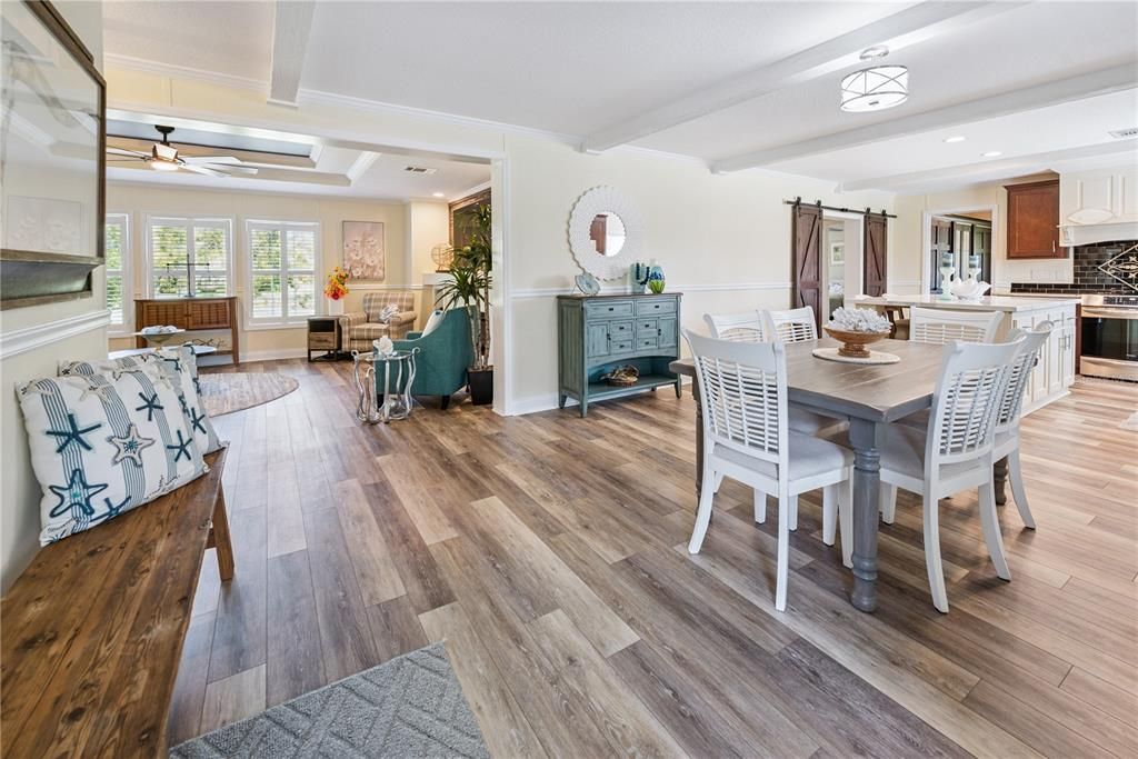 En Venta: $325,000 (3 camas, 2 baños, 1800 Pies cuadrados)