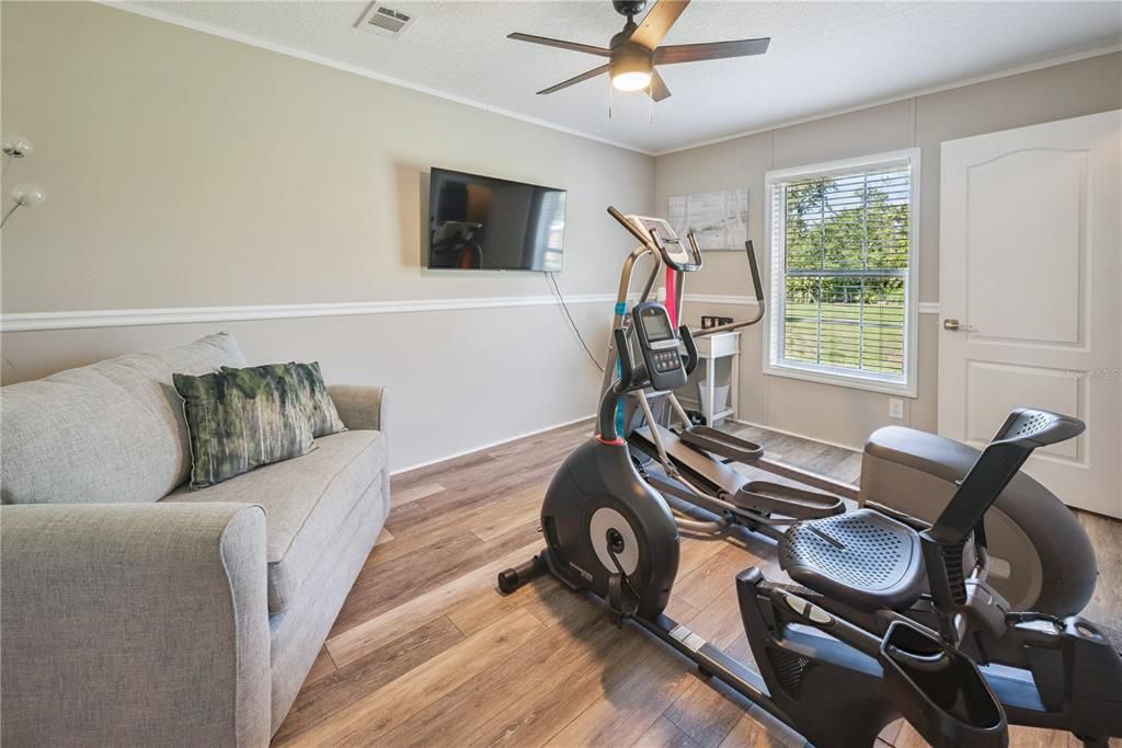 En Venta: $325,000 (3 camas, 2 baños, 1800 Pies cuadrados)