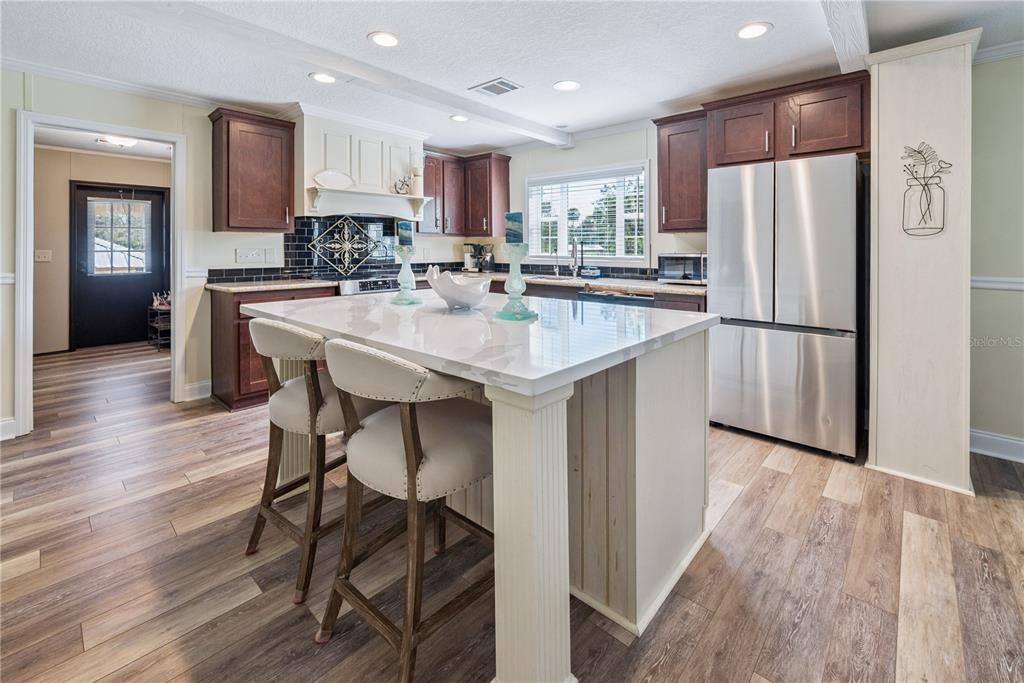 En Venta: $325,000 (3 camas, 2 baños, 1800 Pies cuadrados)