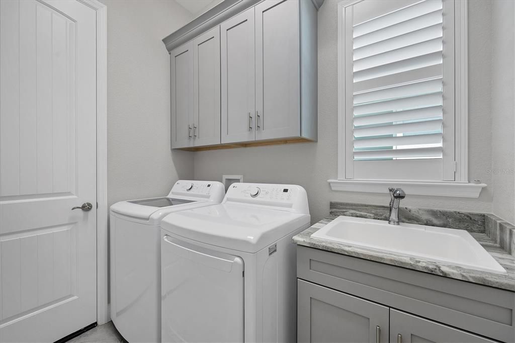 В аренду: $8,800 (3 спален, 3 ванн, 1981 Квадратных фут)