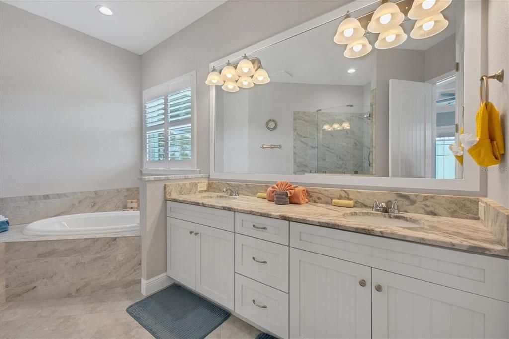 В аренду: $8,800 (3 спален, 3 ванн, 1981 Квадратных фут)