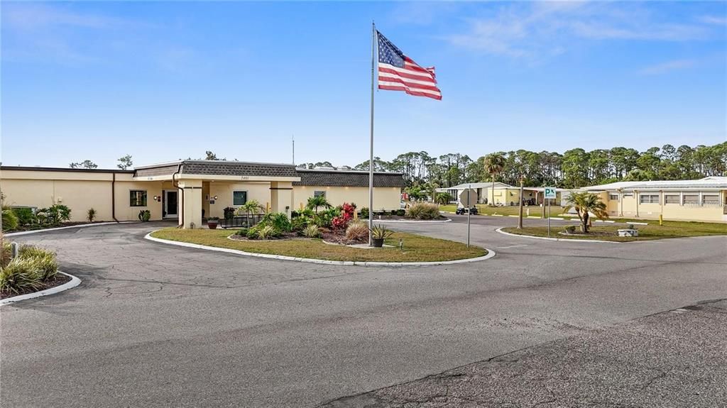 待售: $3,900 (0.10 acres)