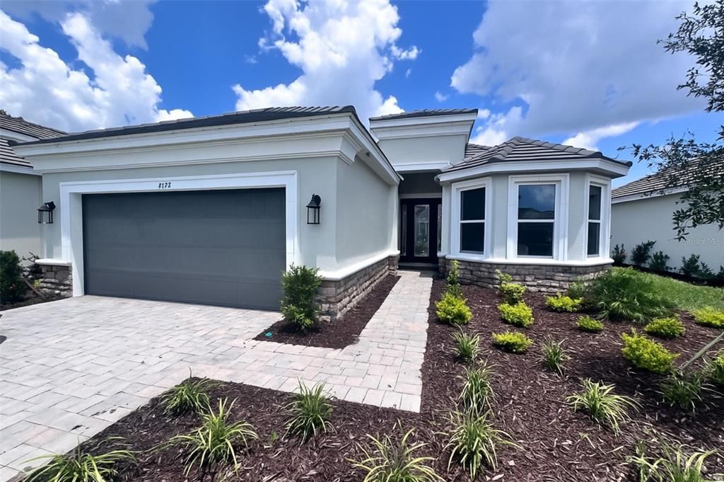 Recently Sold: $780,214 (3 beds, 3 baths, 2375 Square Feet)