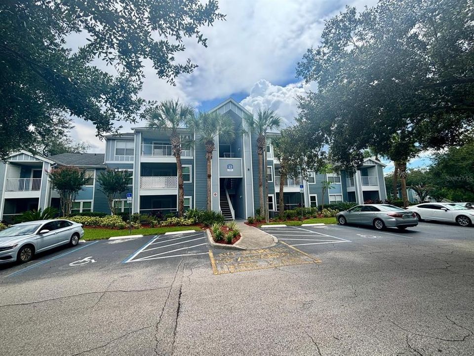 For Sale: $179,900 (2 beds, 2 baths, 954 Square Feet)