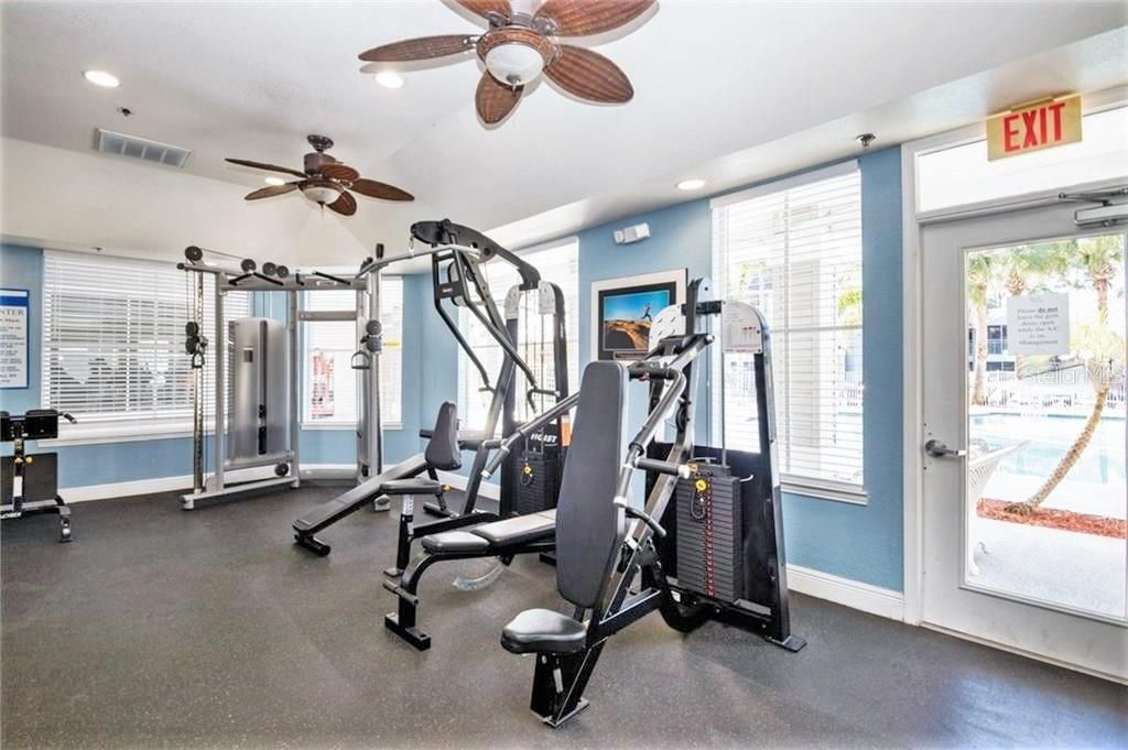 For Sale: $179,900 (2 beds, 2 baths, 954 Square Feet)