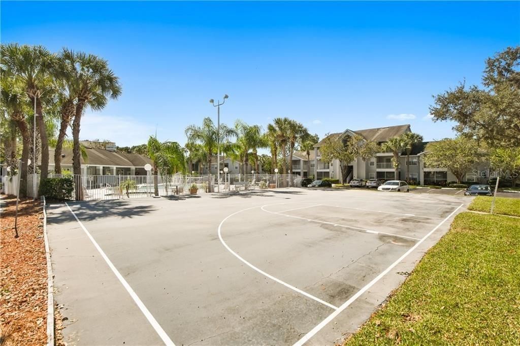 For Sale: $179,900 (2 beds, 2 baths, 954 Square Feet)