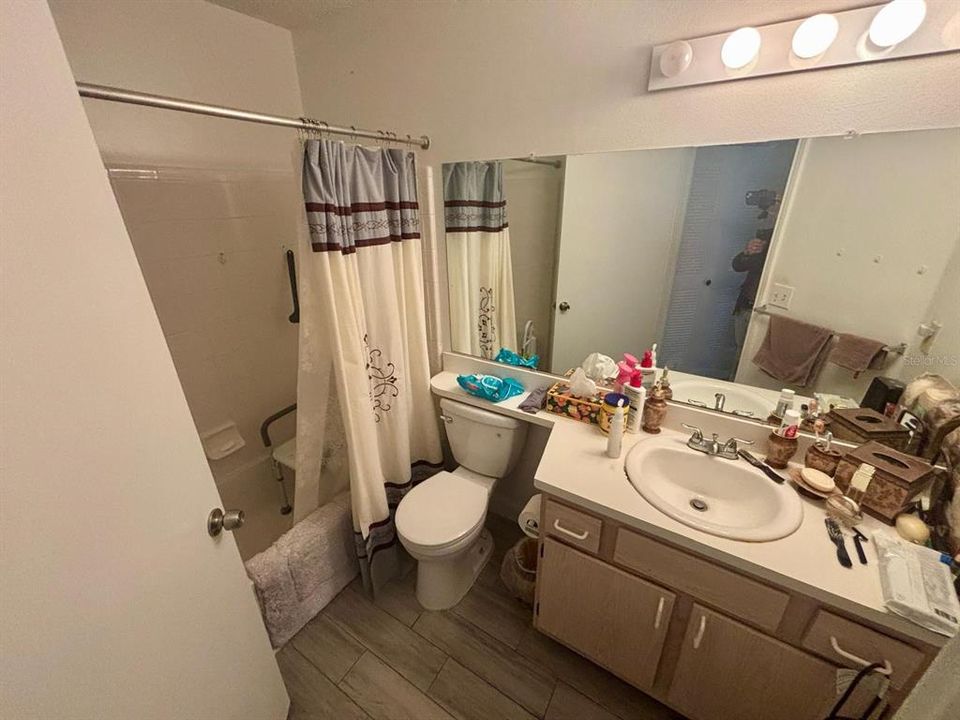 For Sale: $179,900 (2 beds, 2 baths, 954 Square Feet)