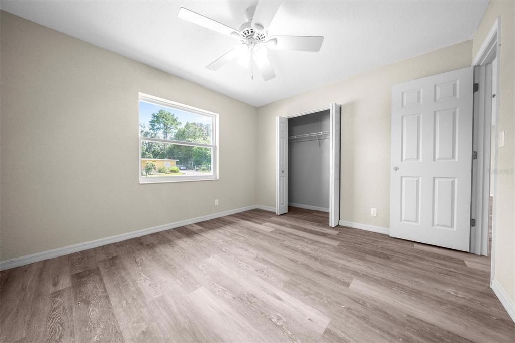 合同活跃: $225,000 (3 贝兹, 2 浴室, 1204 平方英尺)