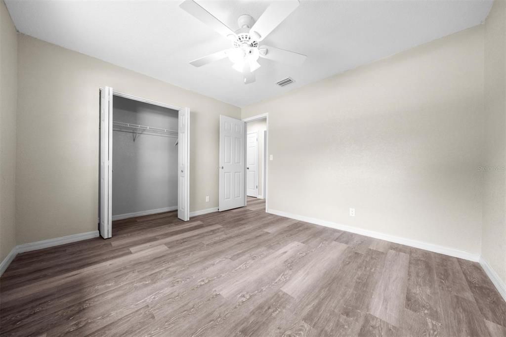 合同活跃: $225,000 (3 贝兹, 2 浴室, 1204 平方英尺)