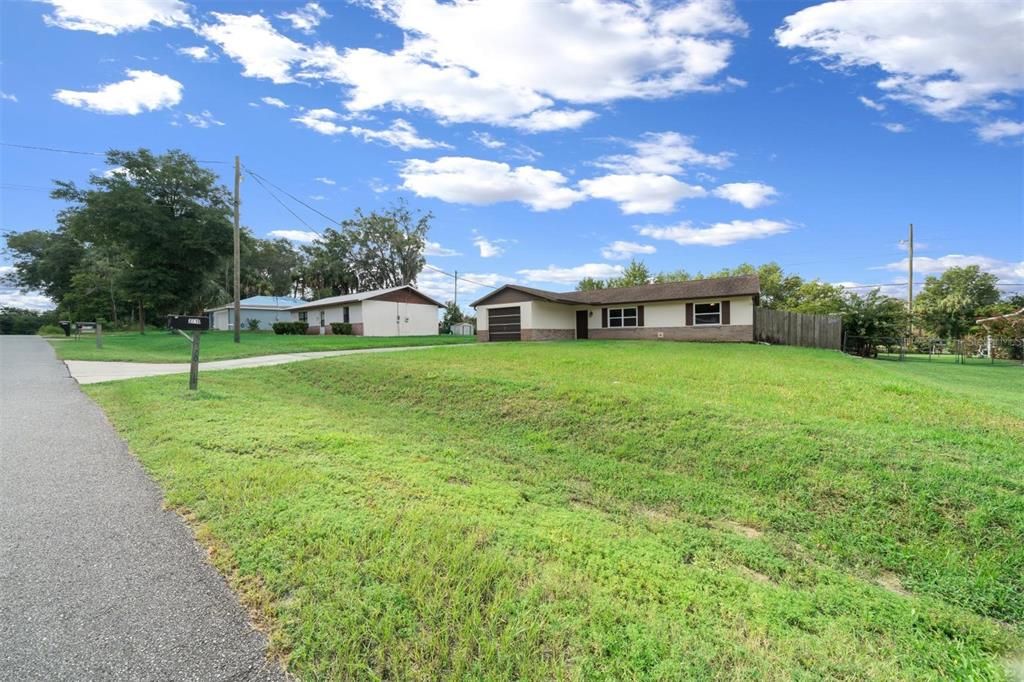 合同活跃: $225,000 (3 贝兹, 2 浴室, 1204 平方英尺)