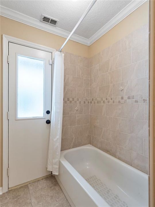 Activo con contrato: $675,000 (4 camas, 3 baños, 2861 Pies cuadrados)