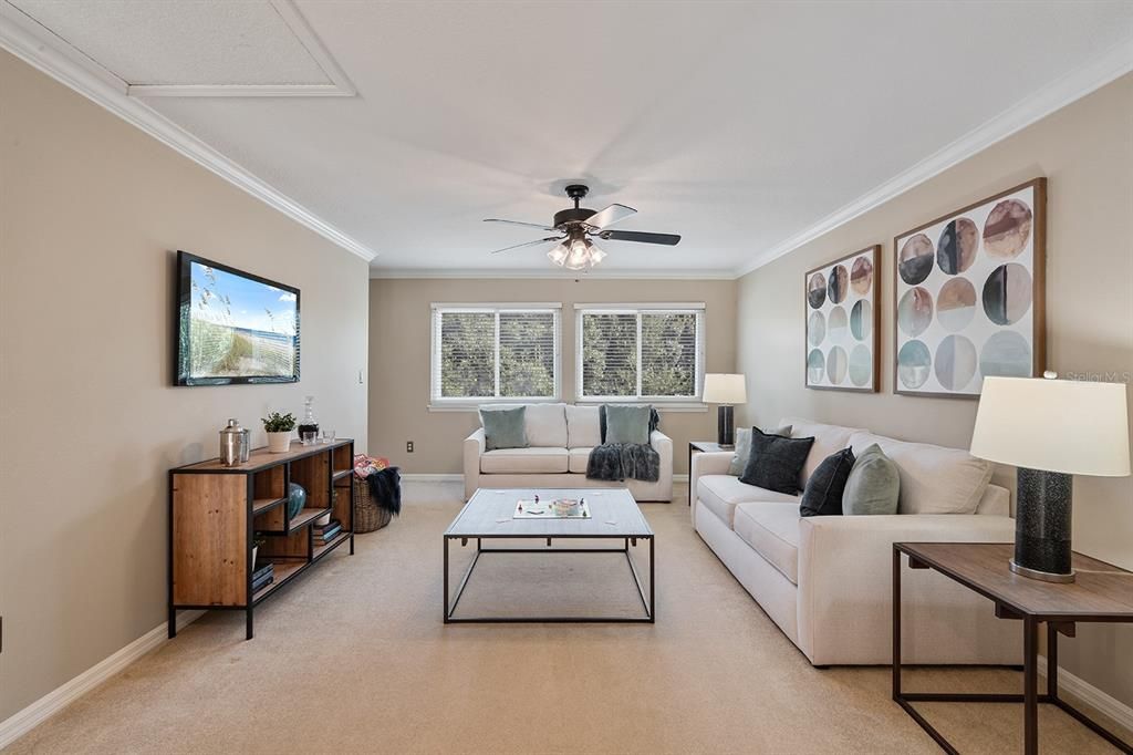 Activo con contrato: $675,000 (4 camas, 3 baños, 2861 Pies cuadrados)