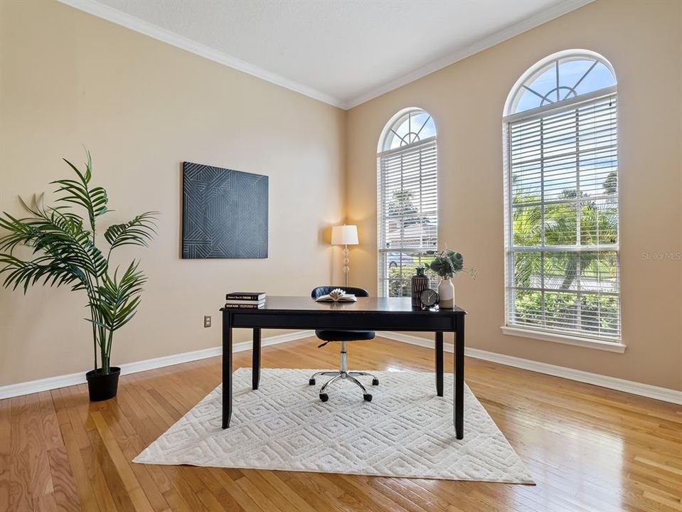 Activo con contrato: $675,000 (4 camas, 3 baños, 2861 Pies cuadrados)