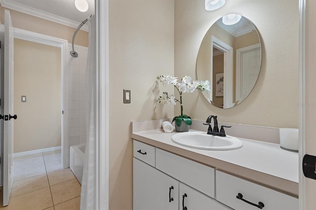 Activo con contrato: $675,000 (4 camas, 3 baños, 2861 Pies cuadrados)