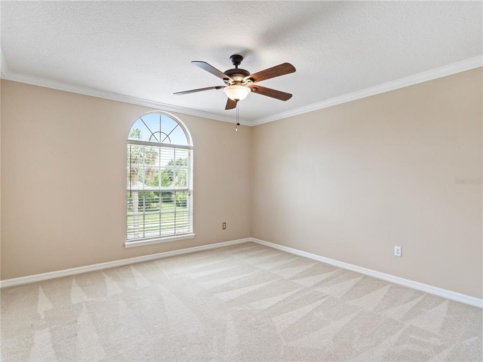 Activo con contrato: $675,000 (4 camas, 3 baños, 2861 Pies cuadrados)