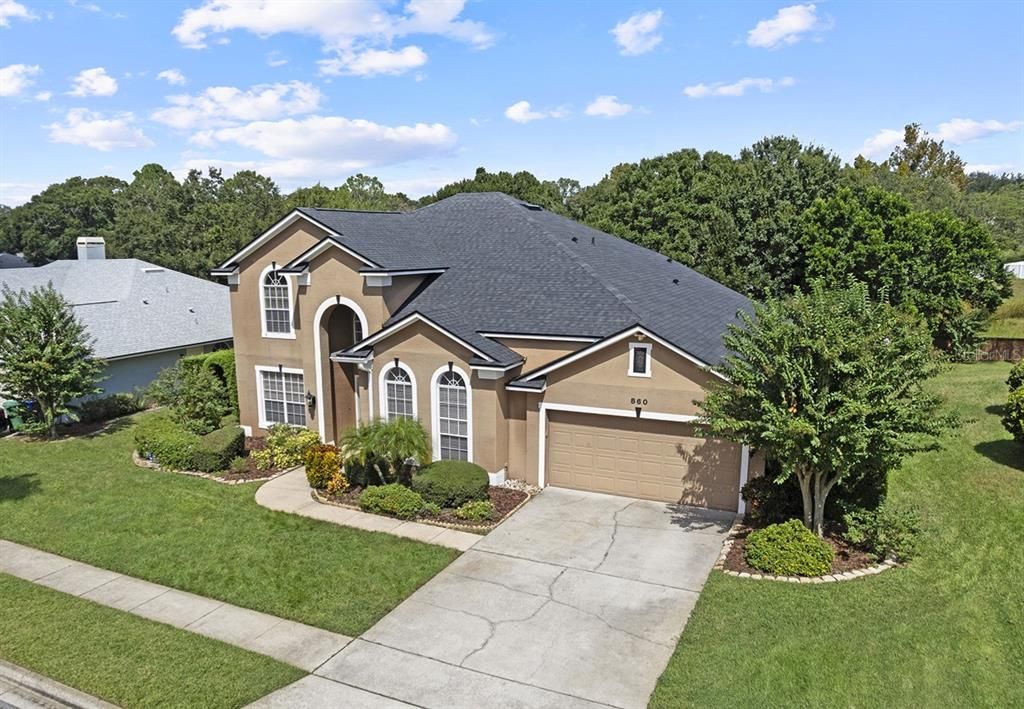 Activo con contrato: $675,000 (4 camas, 3 baños, 2861 Pies cuadrados)