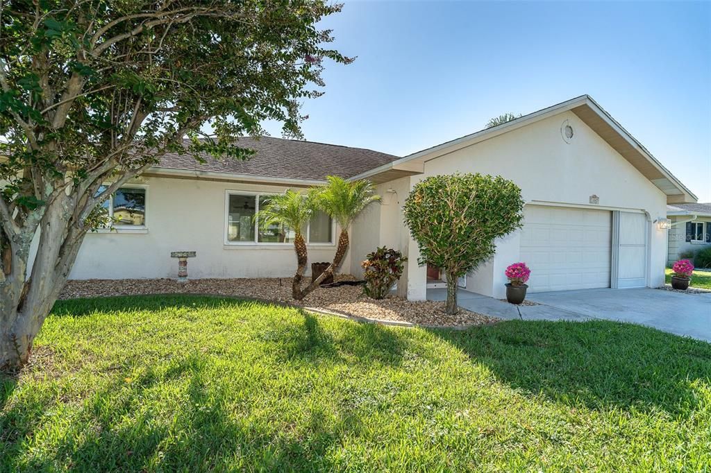 Active With Contract: $320,000 (2 beds, 2 baths, 1556 Square Feet)