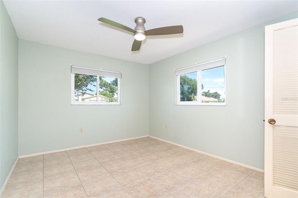 Active With Contract: $320,000 (2 beds, 2 baths, 1556 Square Feet)