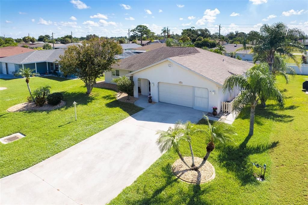 Active With Contract: $320,000 (2 beds, 2 baths, 1556 Square Feet)