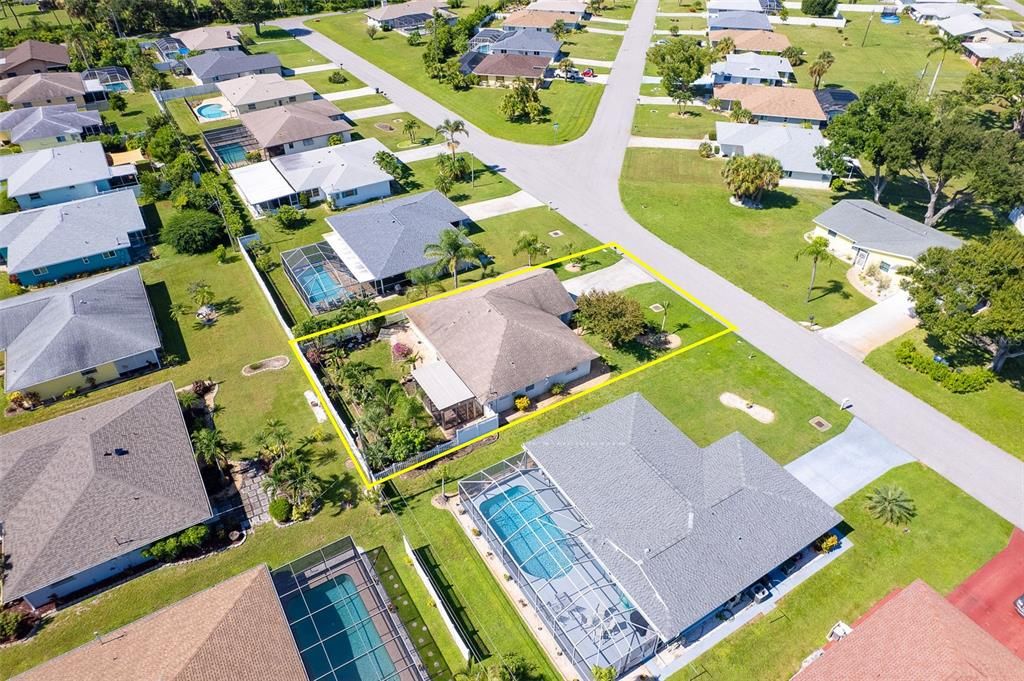 Active With Contract: $320,000 (2 beds, 2 baths, 1556 Square Feet)