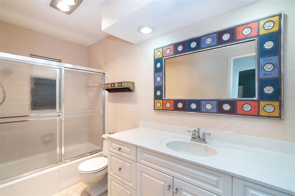 Active With Contract: $320,000 (2 beds, 2 baths, 1556 Square Feet)