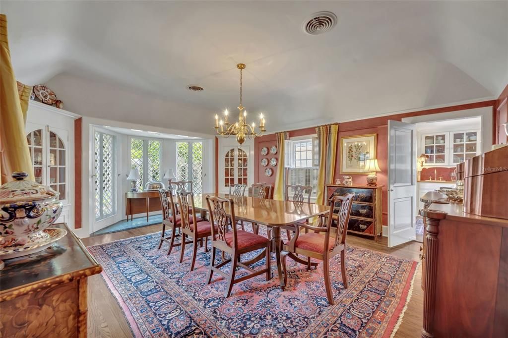 En Venta: $5,900,000 (6 camas, 5 baños, 5759 Pies cuadrados)