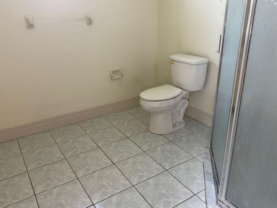 Active With Contract: $190,000 (2 beds, 2 baths, 1450 Square Feet)