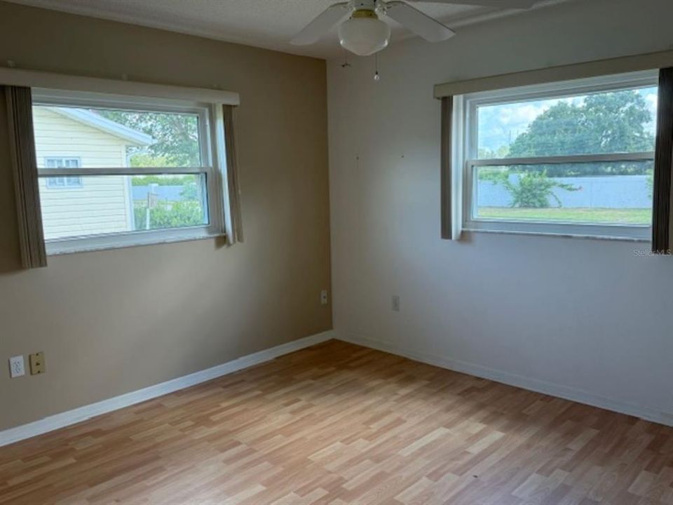 Active With Contract: $190,000 (2 beds, 2 baths, 1450 Square Feet)