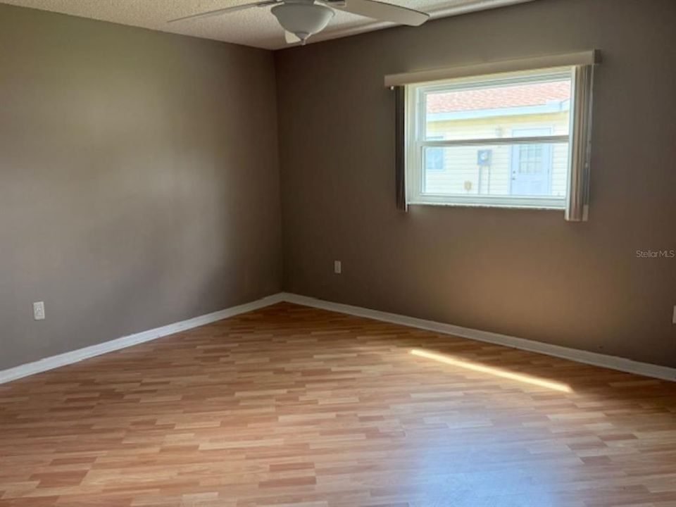 Active With Contract: $190,000 (2 beds, 2 baths, 1450 Square Feet)